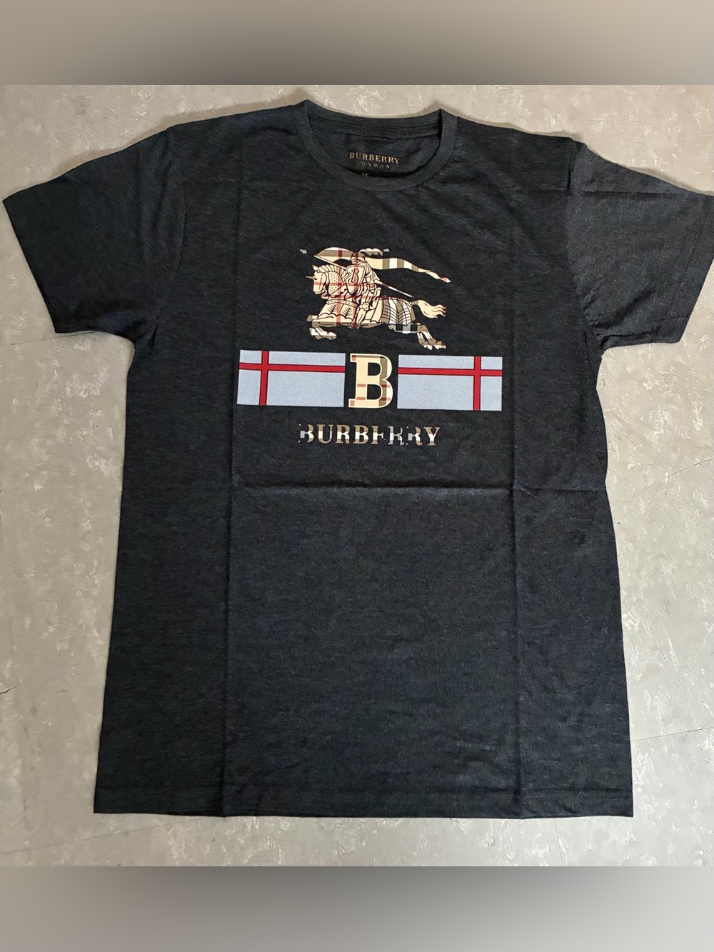NWT Men’s Dark Gray Luxury Graphic Designer T-shirt Size Medium